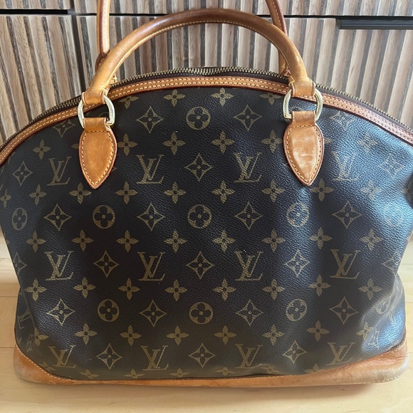 Loui Vuitton bag - Picture 1 of 7